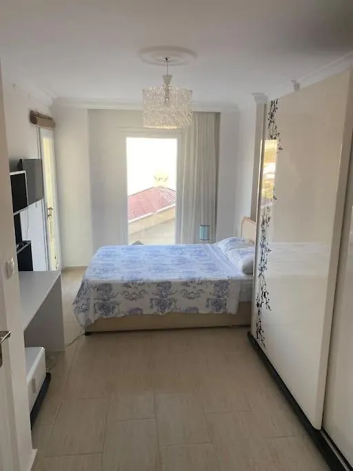 Deniz Manzarali, Havuzlu Ve Bahceli Triplex Villa Kusadasi