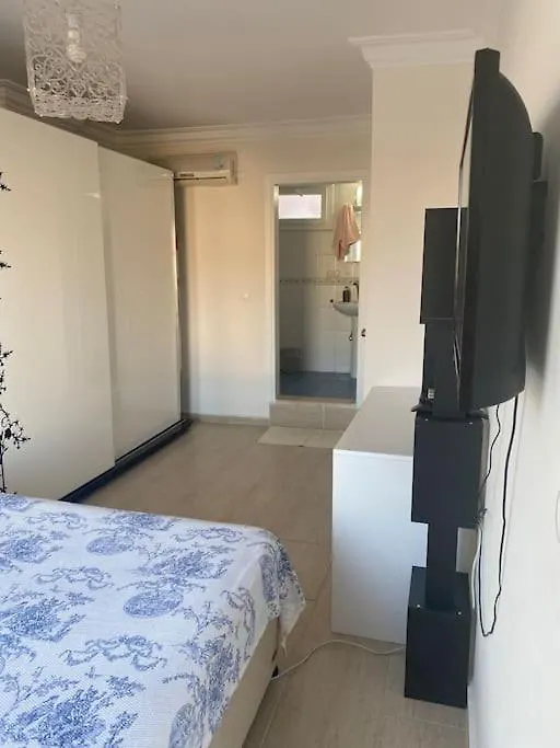 Deniz Manzarali, Havuzlu Ve Bahceli Triplex Villa Kusadasi