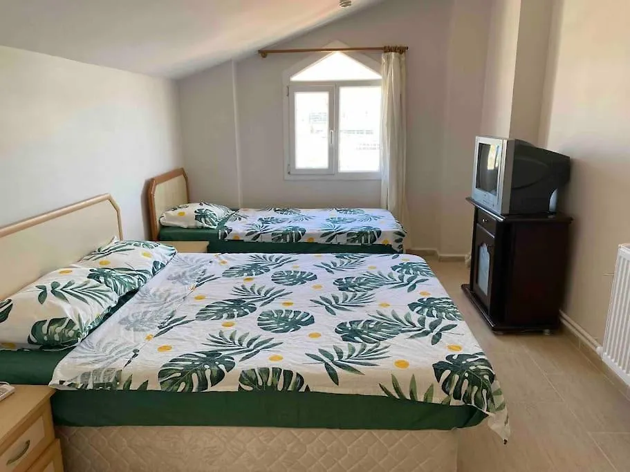 Deniz Manzarali, Havuzlu Ve Bahceli Triplex Villa Kusadasi