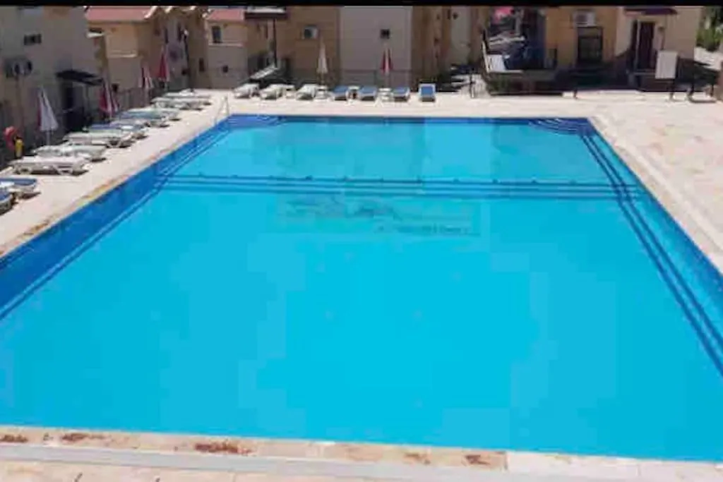 Deniz Manzarali, Havuzlu Ve Bahceli Triplex Villa Kusadasi
