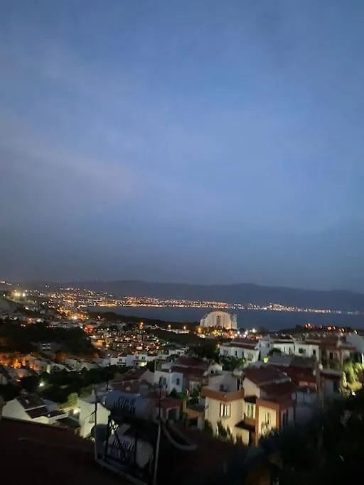 Deniz Manzarali, Havuzlu Ve Bahceli Triplex Villa Kusadasi