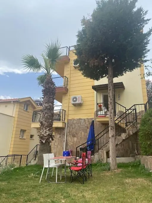 Deniz Manzarali, Havuzlu Ve Bahceli Triplex Villa Kusadasi 0*,